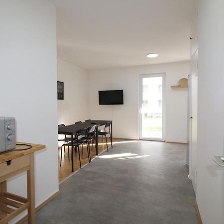 Apartmenthaus Kitzingen - Grosszuegige Wohnungen Fuer Je 6 Personen Mit Balkon Luaran gambar