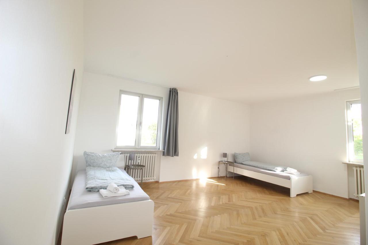 Apartmenthaus Kitzingen - Grosszuegige Wohnungen Fuer Je 6 Personen Mit Balkon Luaran gambar
