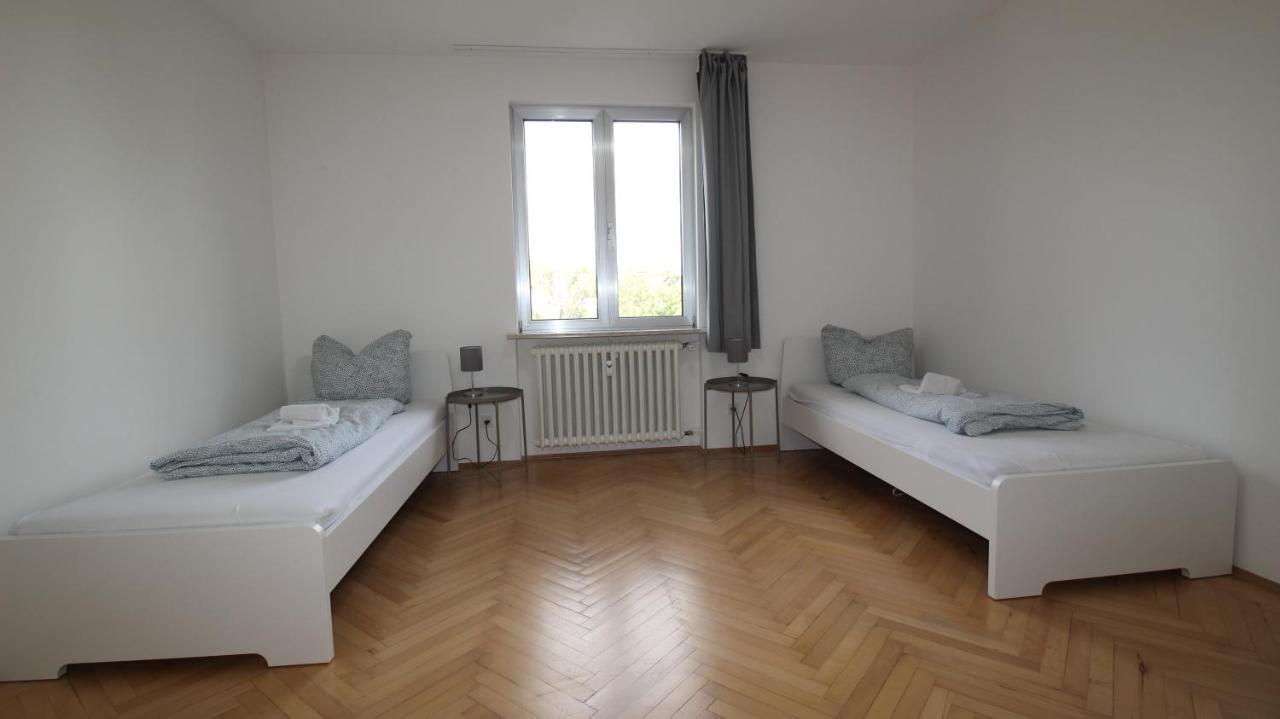 Apartmenthaus Kitzingen - Grosszuegige Wohnungen Fuer Je 6 Personen Mit Balkon Luaran gambar