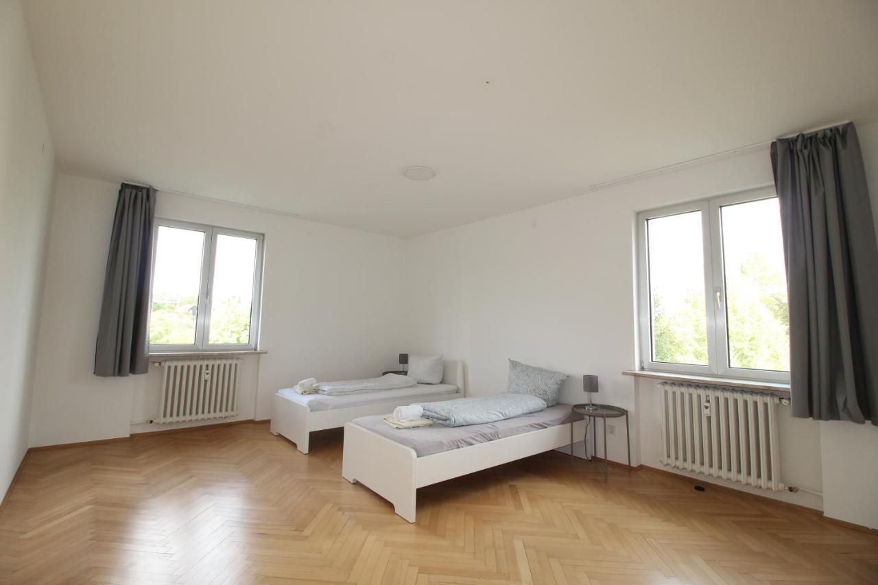 Apartmenthaus Kitzingen - Grosszuegige Wohnungen Fuer Je 6 Personen Mit Balkon Luaran gambar