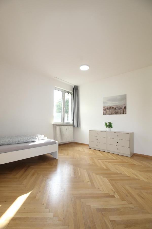 Apartmenthaus Kitzingen - Grosszuegige Wohnungen Fuer Je 6 Personen Mit Balkon Luaran gambar