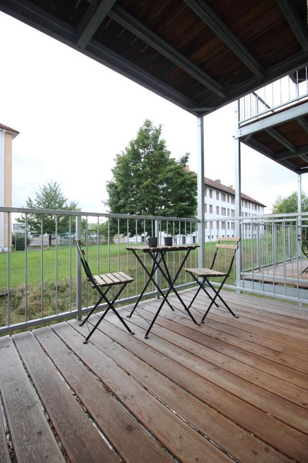 Apartmenthaus Kitzingen - Grosszuegige Wohnungen Fuer Je 6 Personen Mit Balkon Luaran gambar